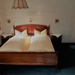 发尔肯史丹马兹葛赖史外葛卡斯托夫旅馆 公寓式酒店 弗林茨巴赫