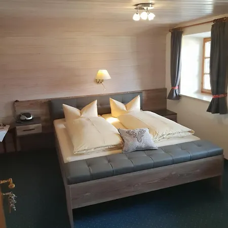 Aparthotel Falkenstein - Metzgerei Schwaiger - Flintsbach am Inn
